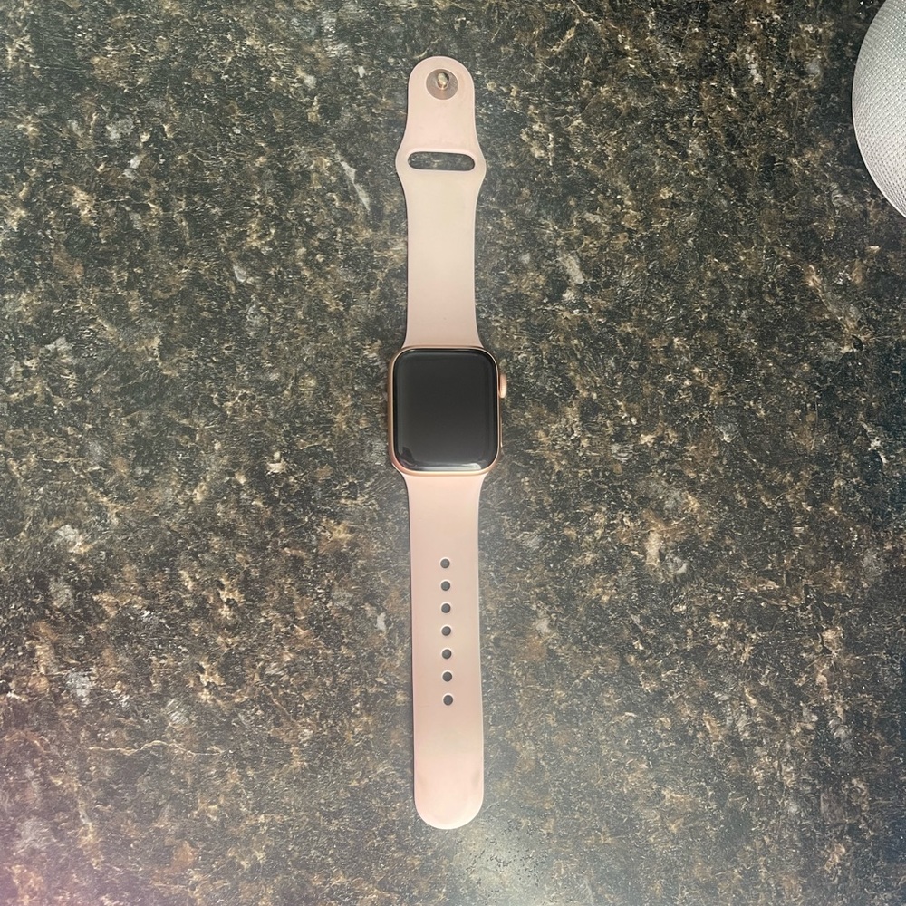 Apple Watch series 4. I have one black one and one rose gold one!